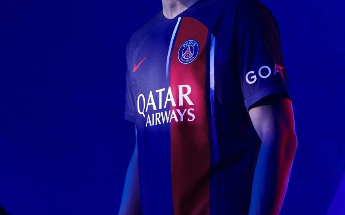 Club : Le PSG dévoile son quatrième maillot 2023/2024 Club : Le PSG dévoile son quatrième maillot 2023/2024