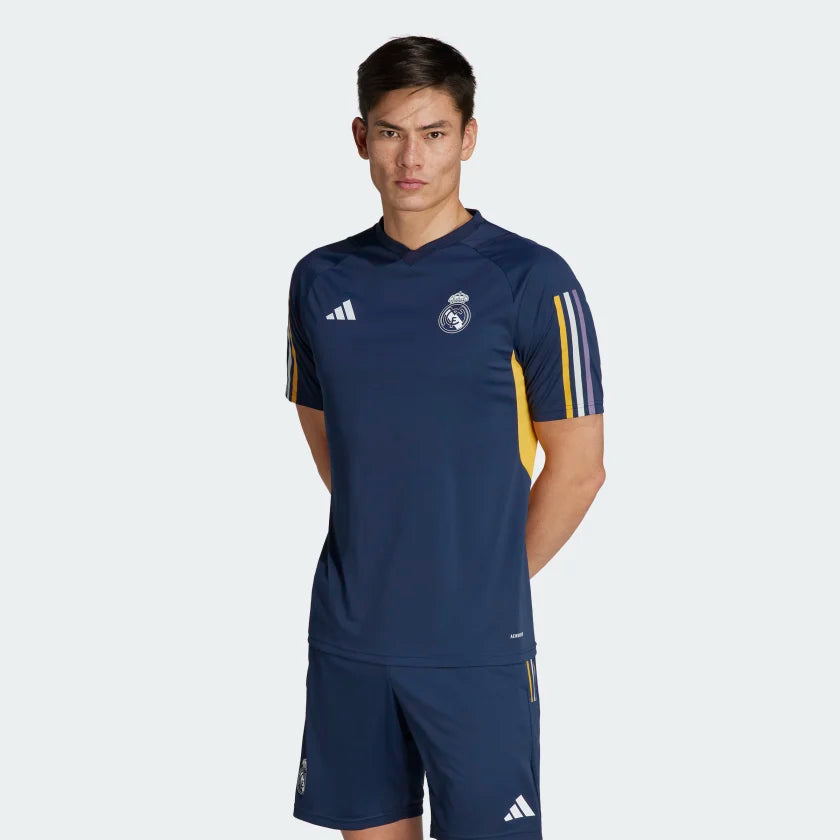 Camiseta de entrenamiento Real Madrid 2023/2024 - Blanco/Azul/Amarillo –  Footkorner