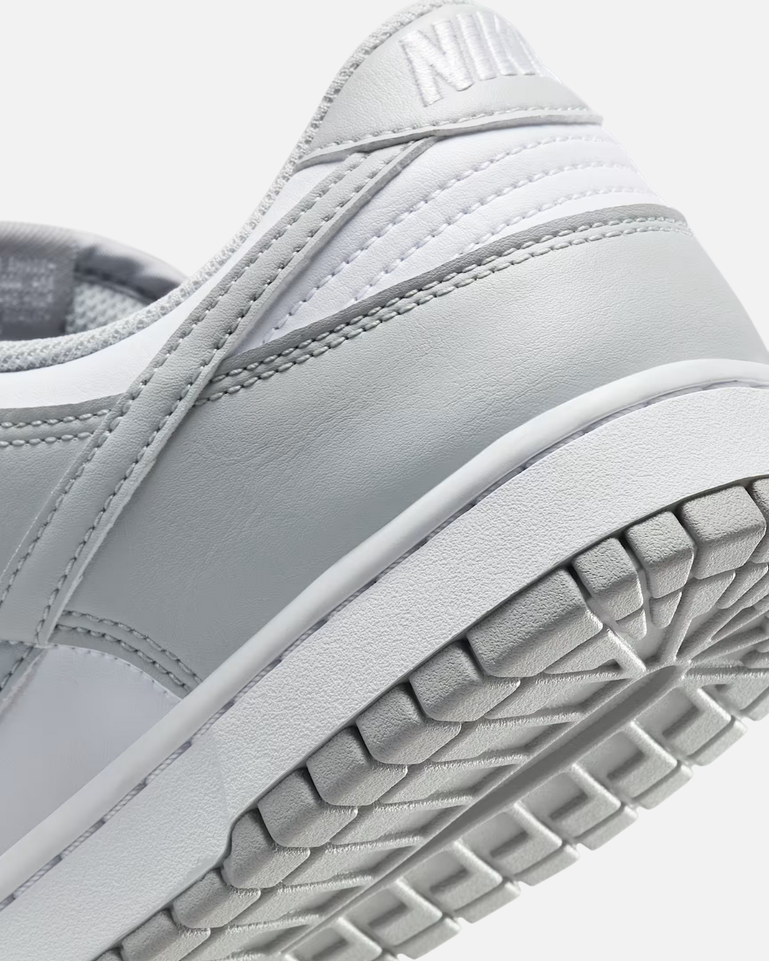 Nike Dunk Low Retro - Grey/White