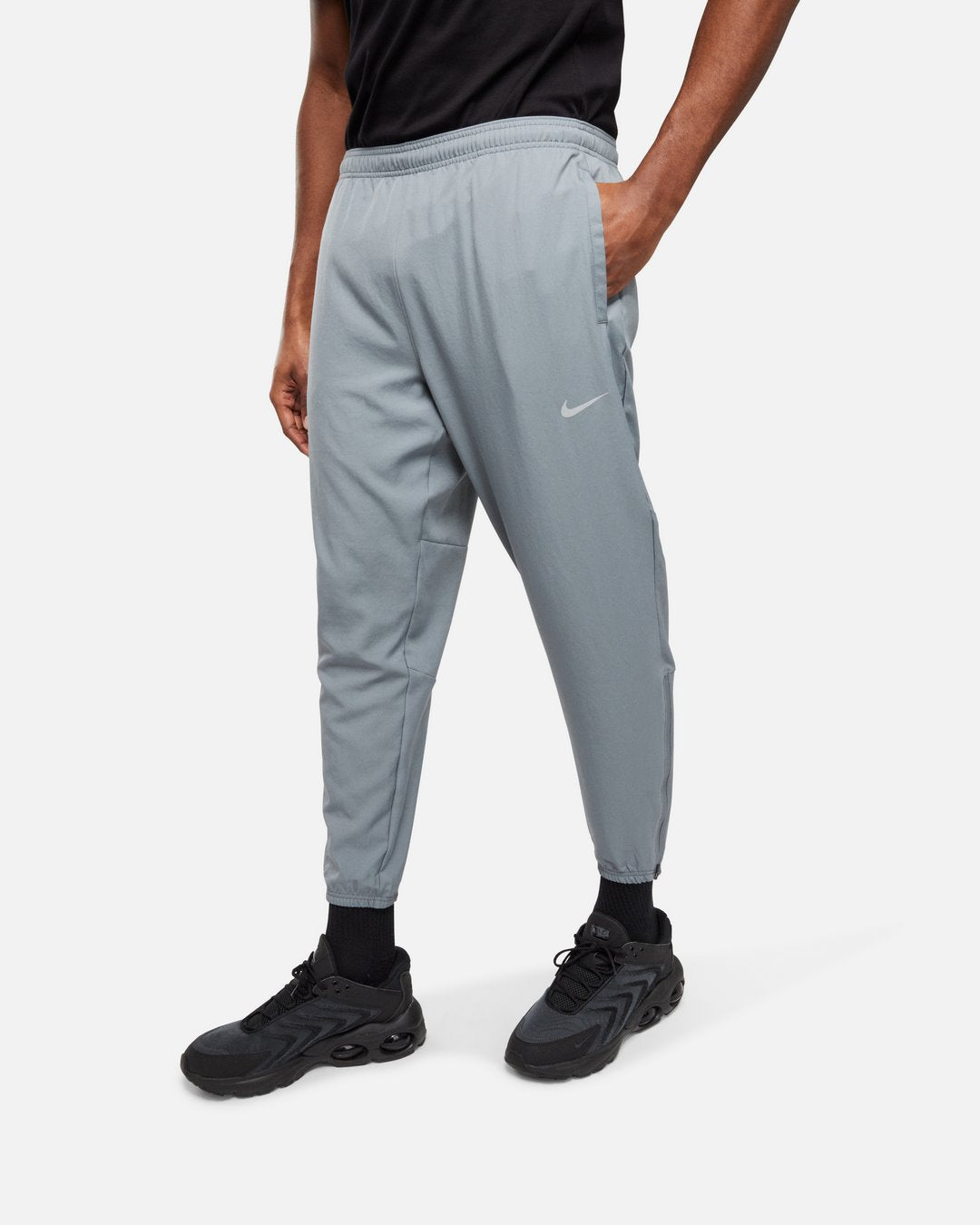 Gris Survetement Nike Essential Pantalon Nike Running Challenger