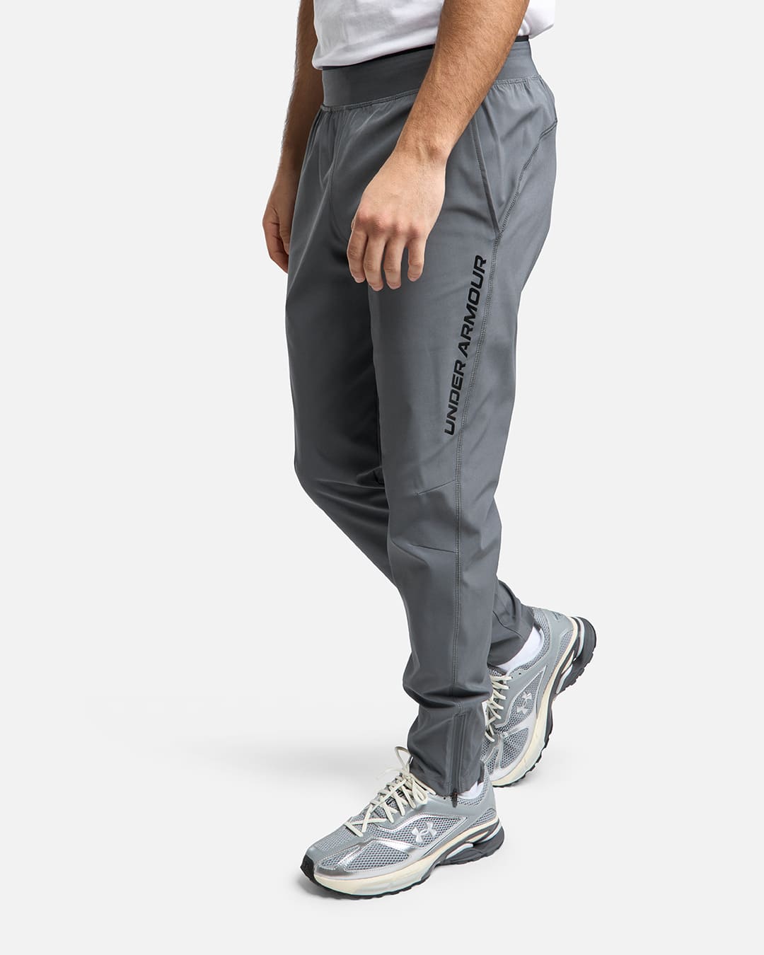 Pantalón Under Armour Launch - Gris