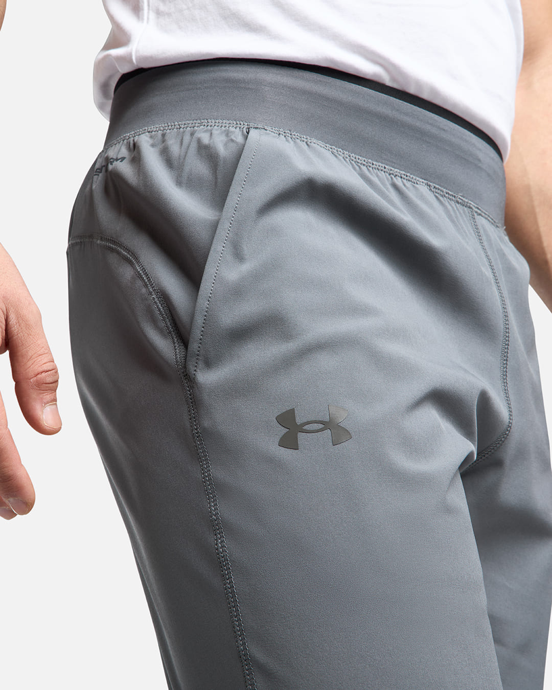 Pantalón Under Armour Launch - Gris