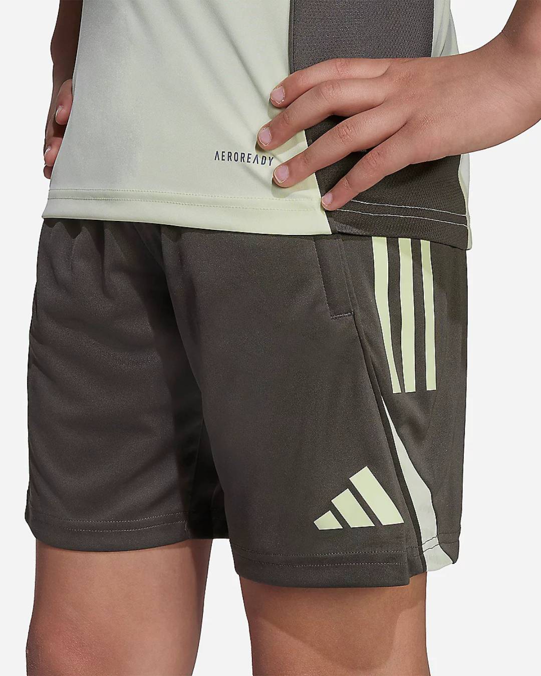 Pantaloncini da allenamento Real Madrid Junior 2025/2026 - Cachi/Verde