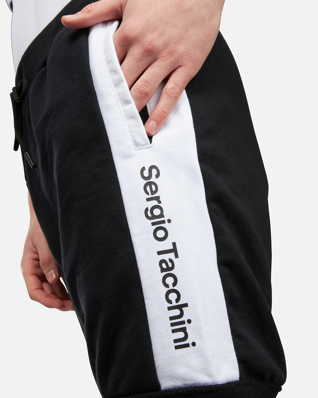 Sergio Tacchini Vunkan Shorts - Black