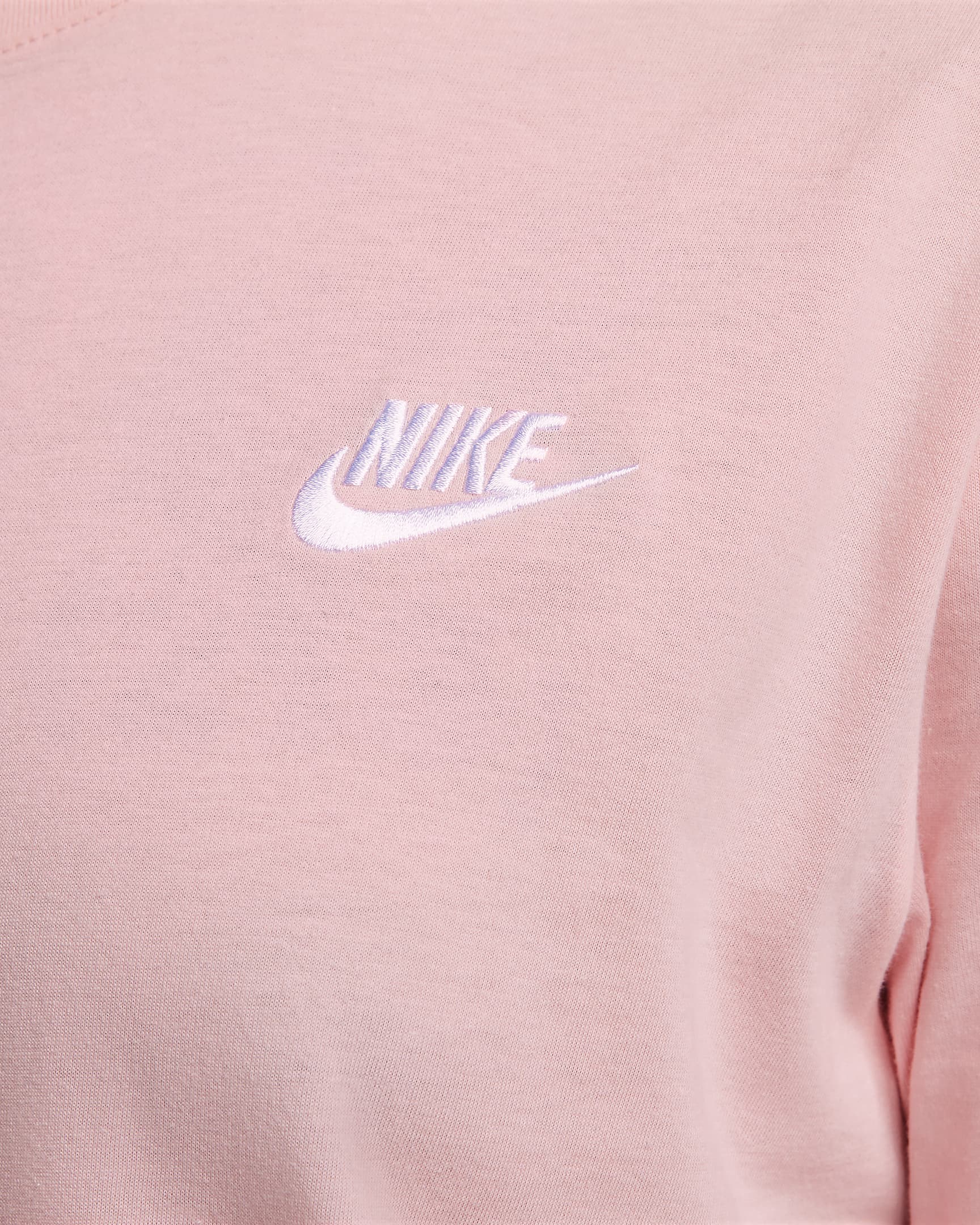 Camiseta Nike Sportswear Club - Rosa