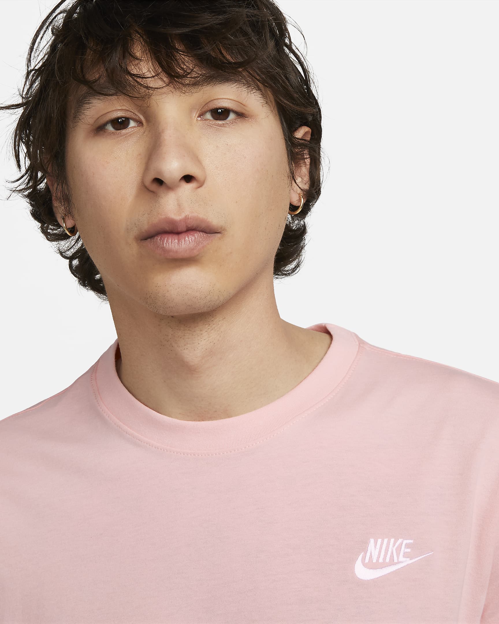 Camiseta Nike Sportswear Club - Rosa