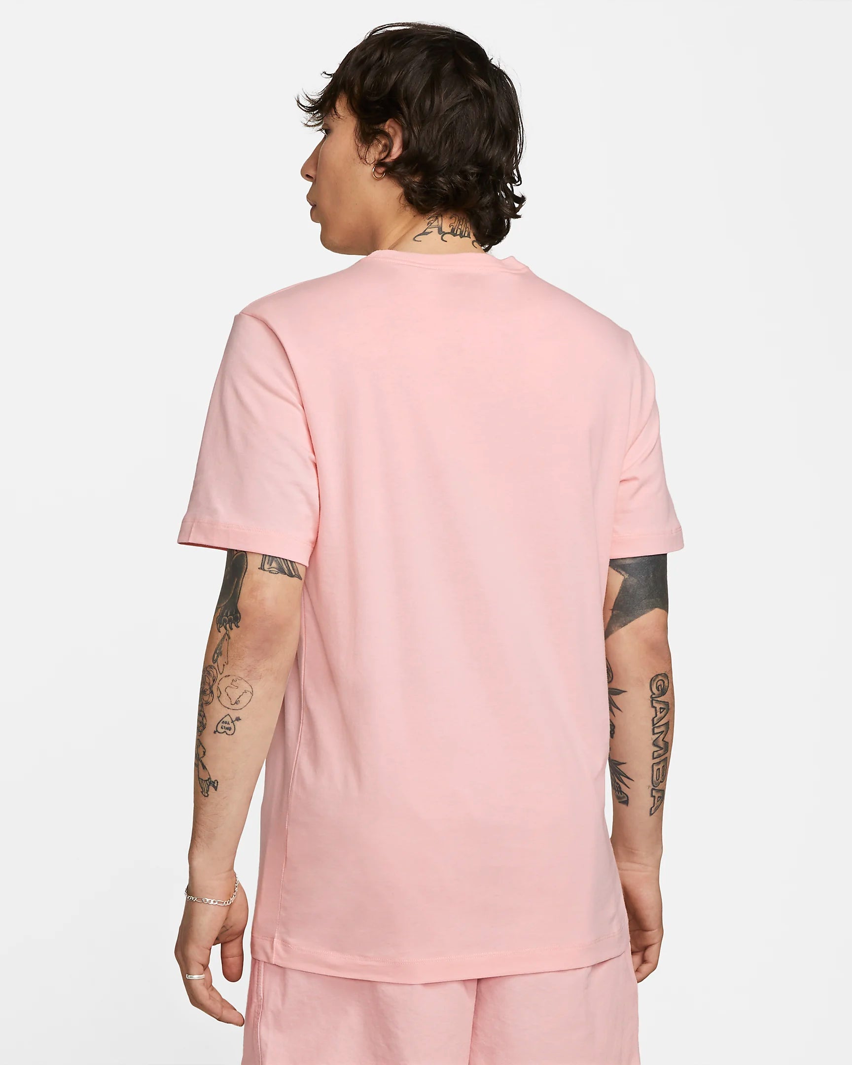 Camiseta Nike Sportswear Club - Rosa