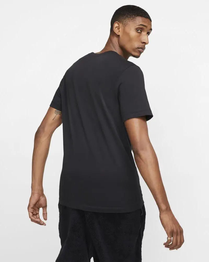 Camiseta Nike Sportswear - Negra
