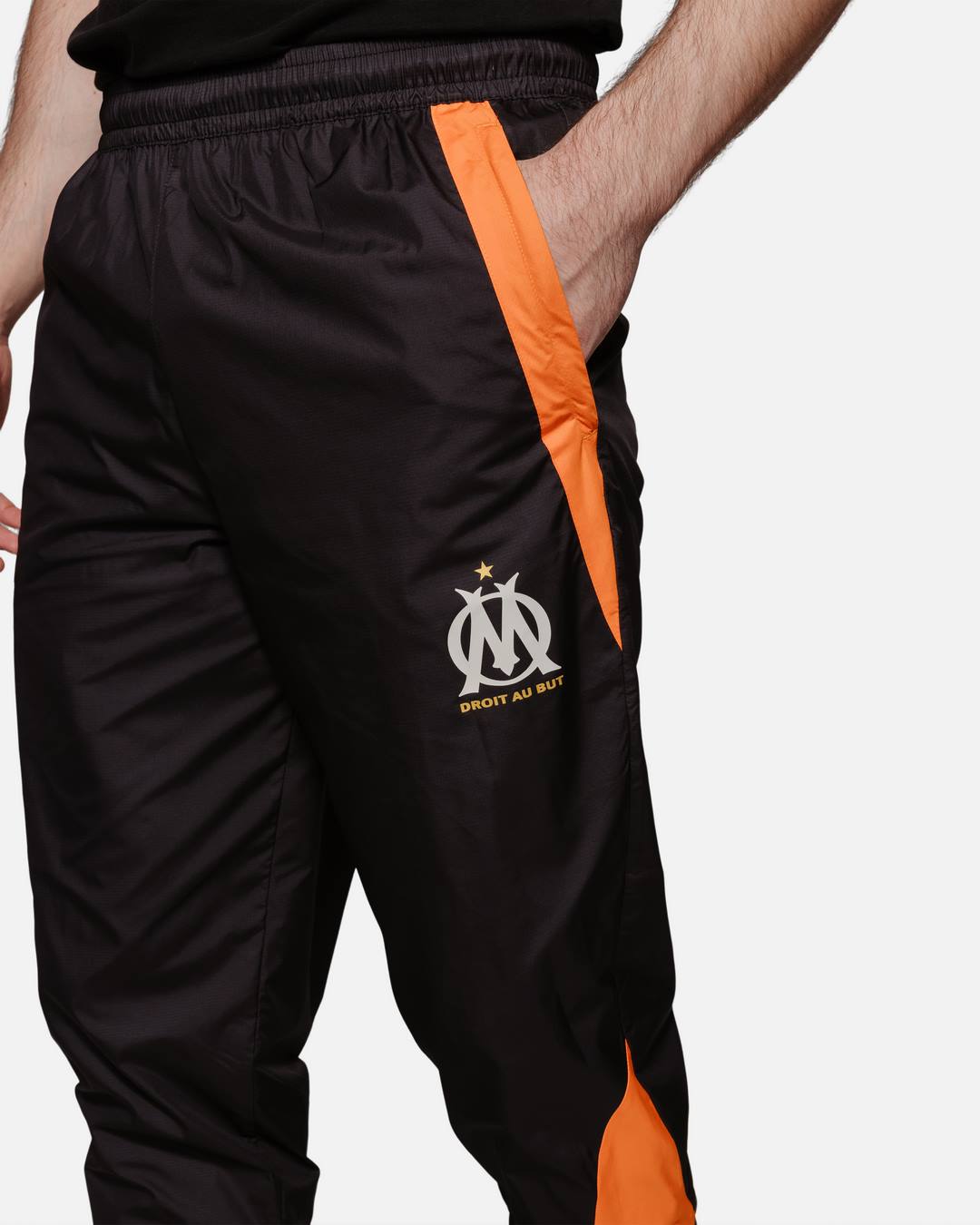 OM 2023/2024 Trainingshose – Schwarz/Orange