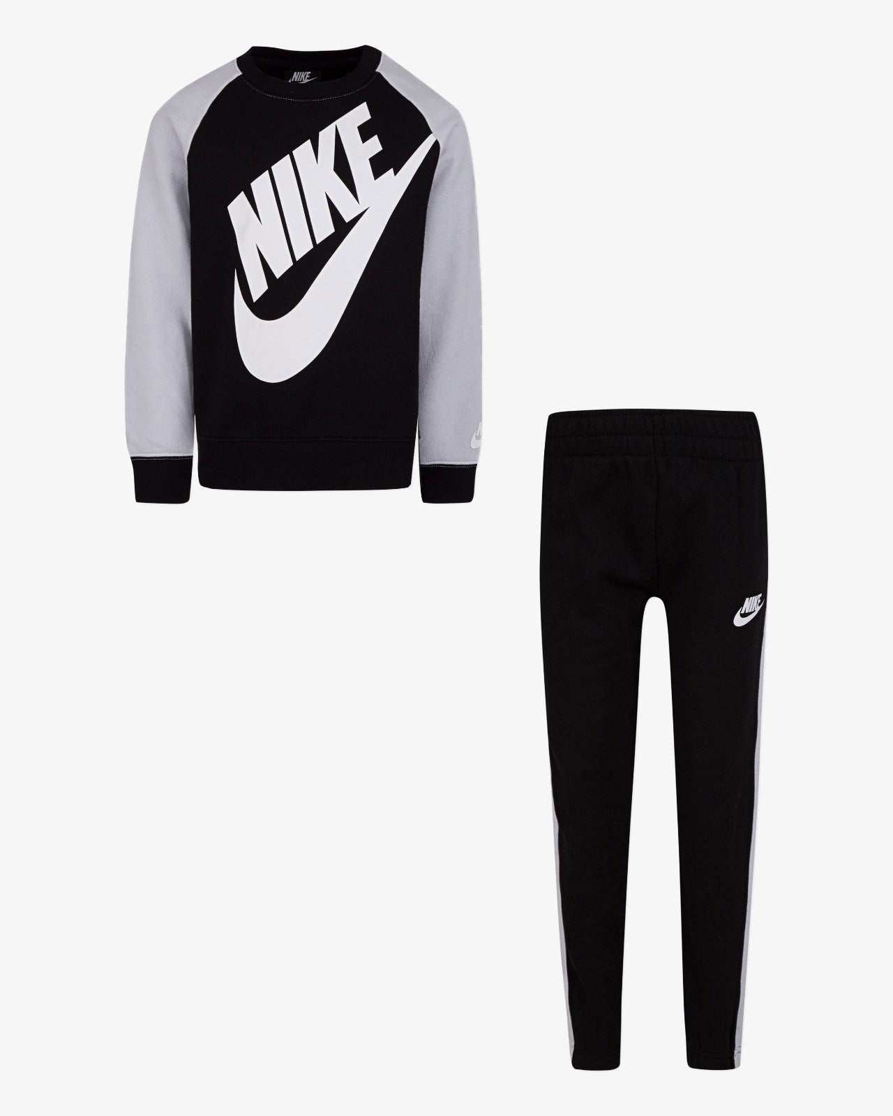 Nike Sportswear Kinder-Set aus Sweatshirt und Hose – Schwarz/Weiß –  Footkorner