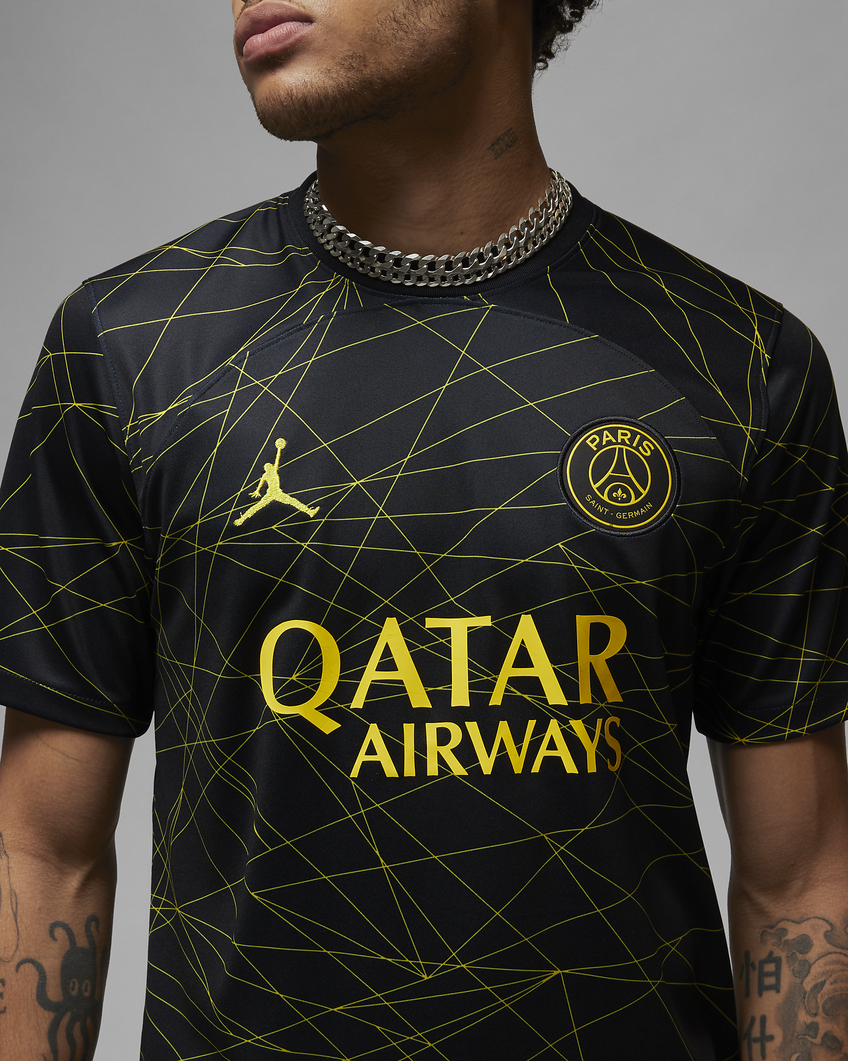 Quarta maglia PSG 2022/2023 - Nera/Oro
