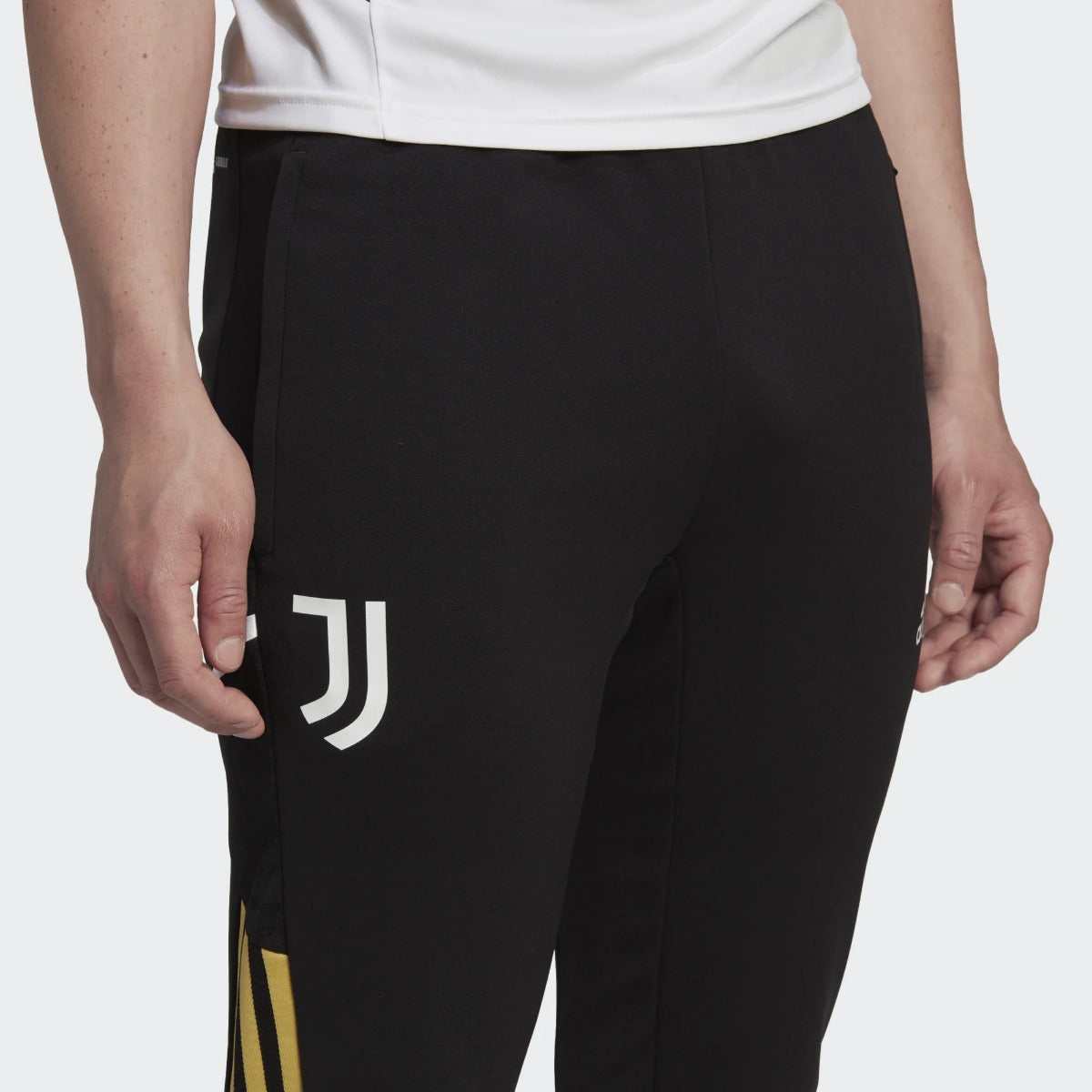 Juventus 2022/2023 training pants - Black/White/Gold
