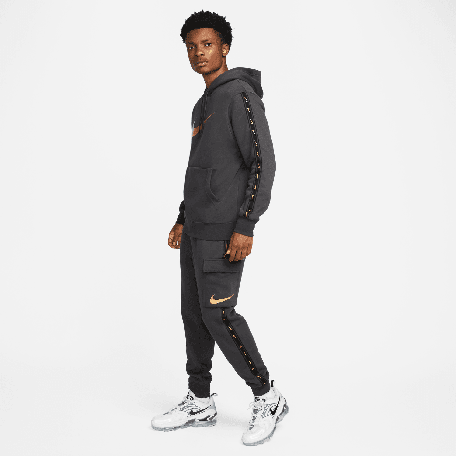 Nike Sportswear Repeat Pants - Grey/Black/Gold