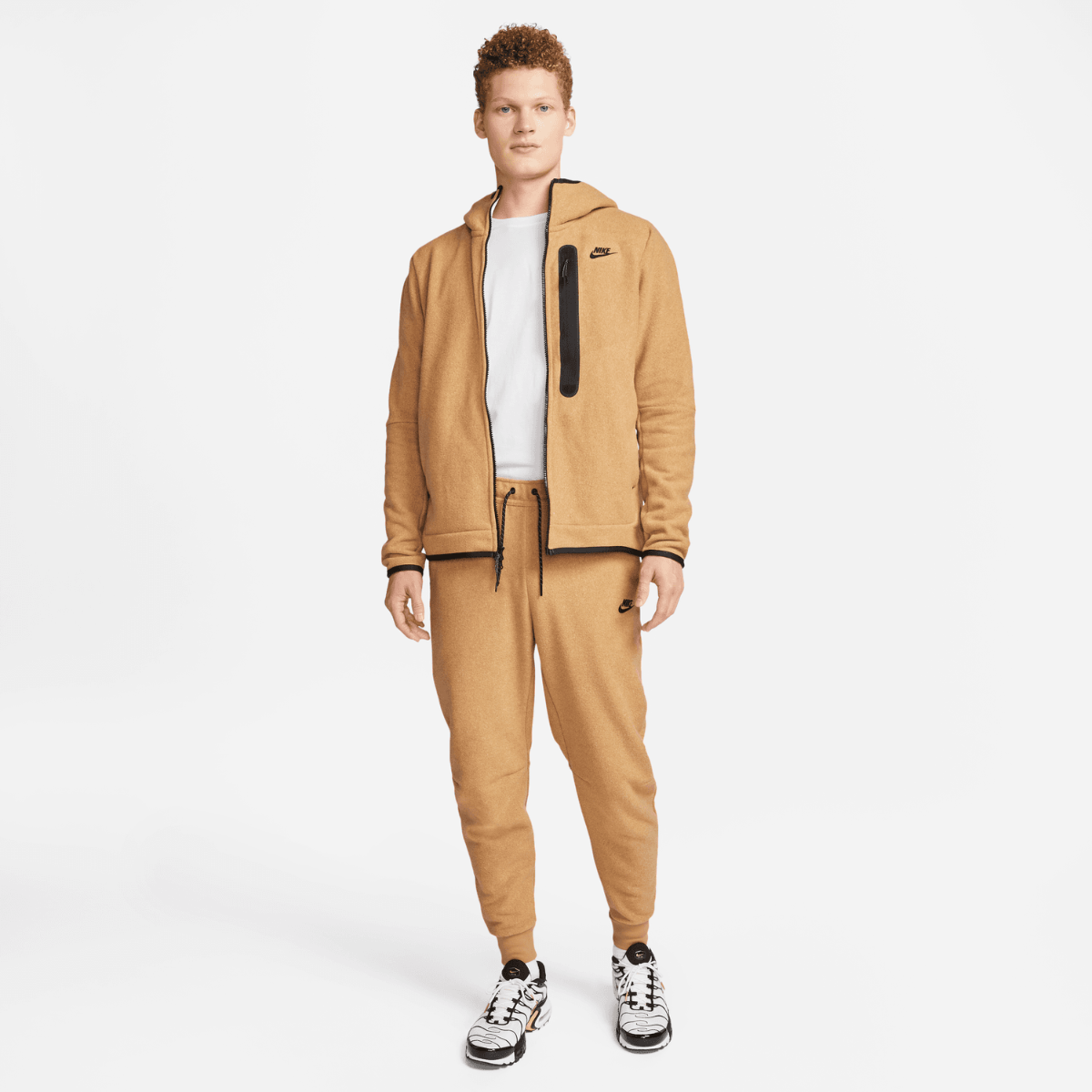 Pantalon Sportswear Nike Tech Fleece – Beige/Schwarz