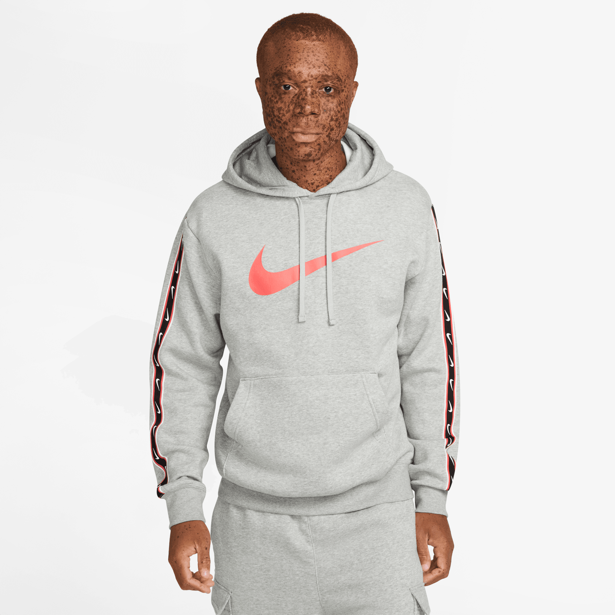 Sweat a capuche Nike Sportswear Repeat Gris Rouge Footkorner