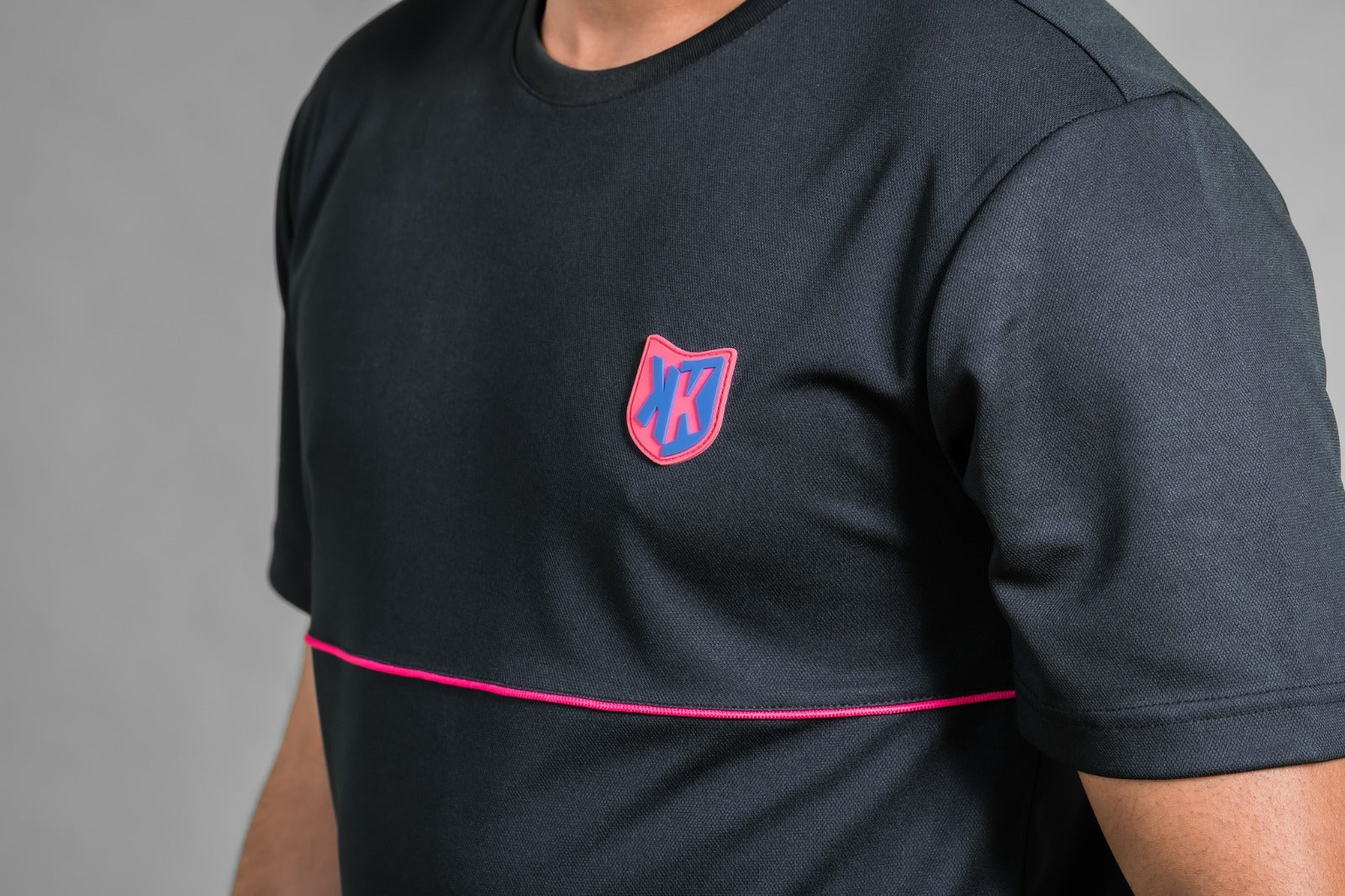 T-shirt in rete FK - nera/blu/viola