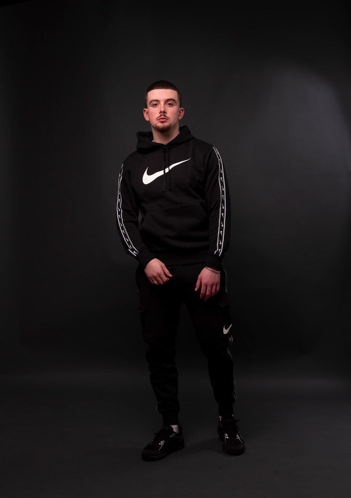 Nike Sportswear Repeat Hoodie – Schwarz/Weiß