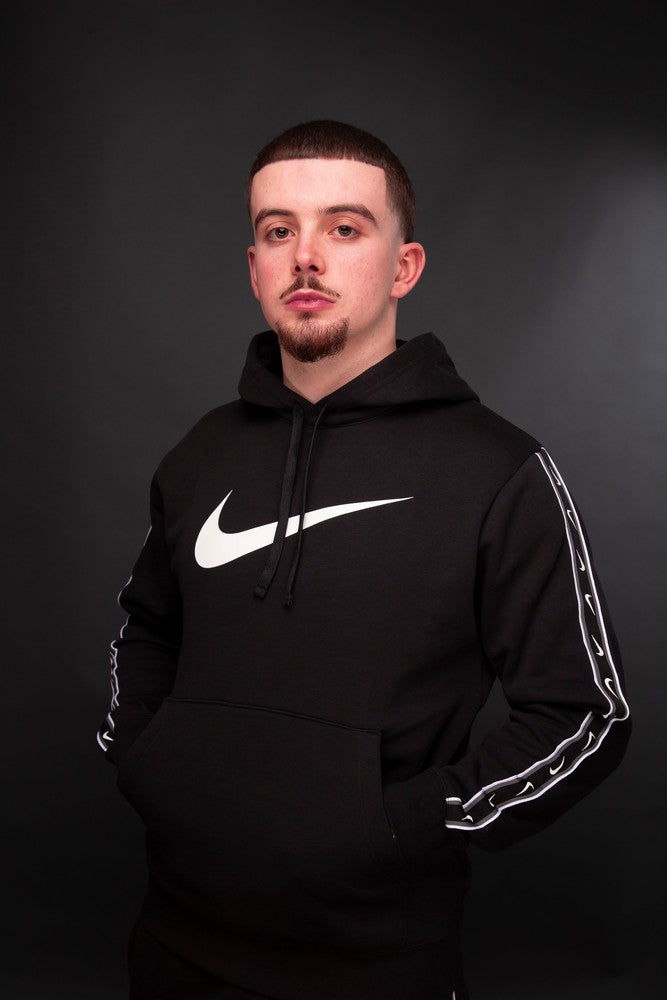 Nike Sportswear Repeat Hoodie – Schwarz/Weiß