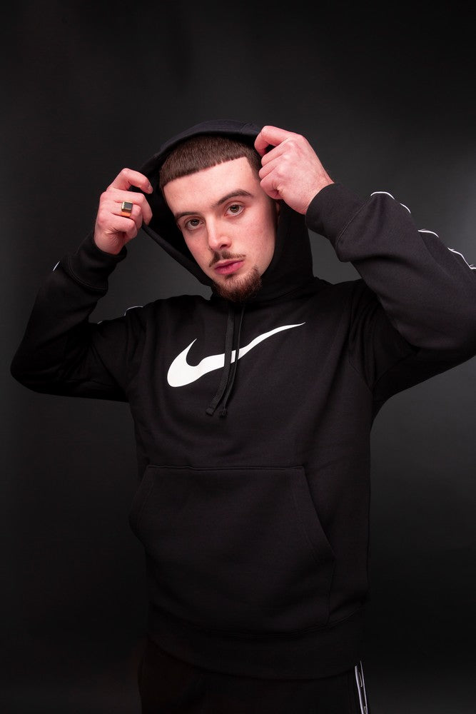 Nike Sportswear Repeat Hoodie – Schwarz/Weiß