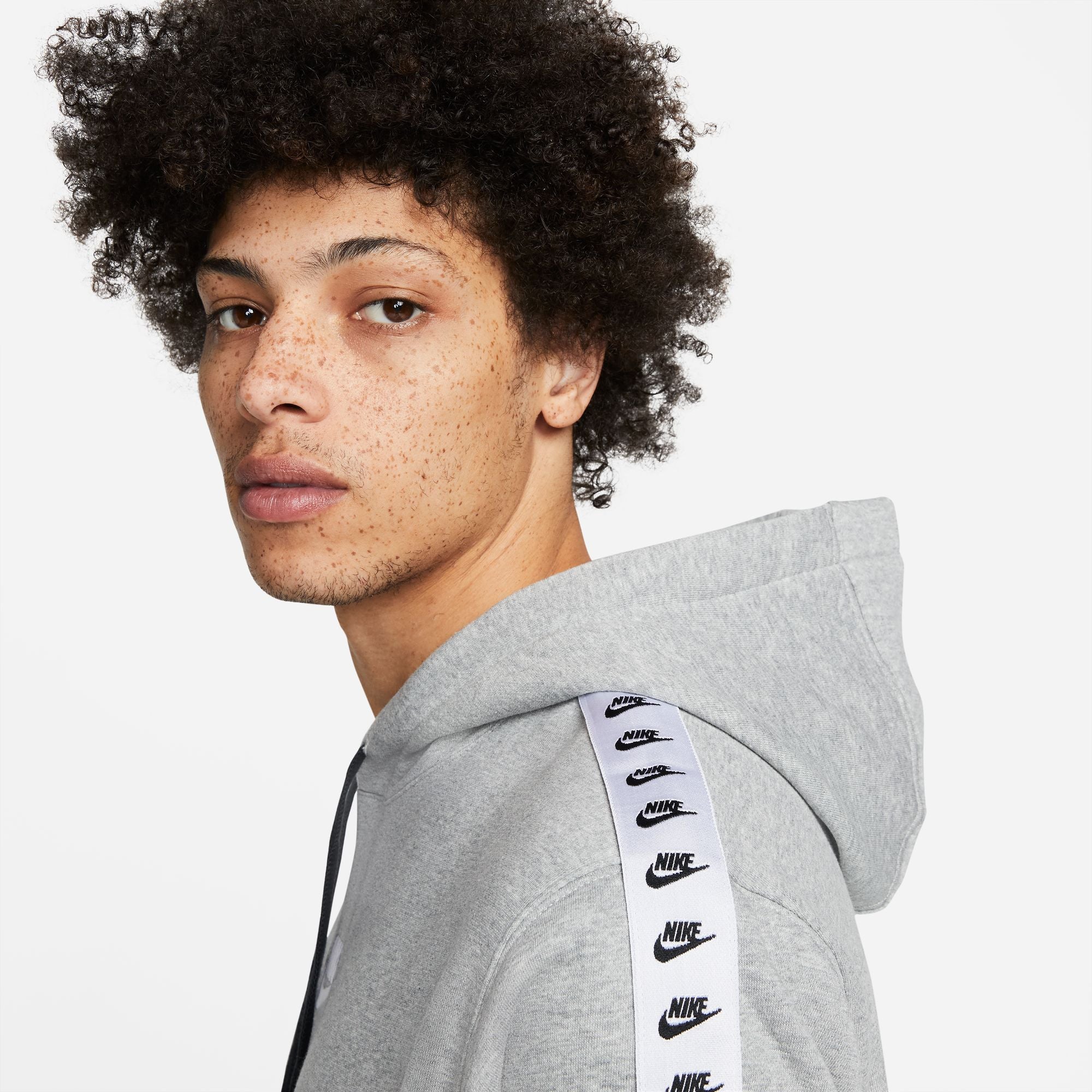 Nike Sportswear Essential Trainingsanzug – Grau/Weiß