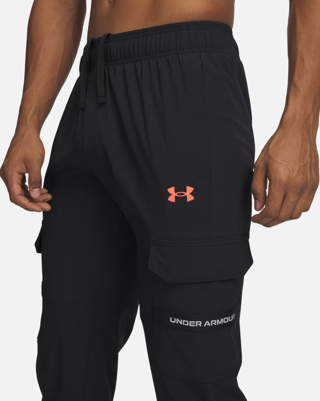 FootkornerUnder Armour Tech Utility Gewebte Hose - Schwarz/Orange