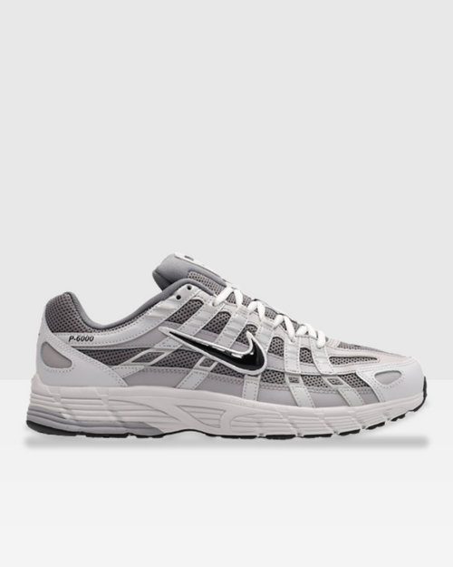 Nike P-6000 - Blanco/Gris - Footkorner