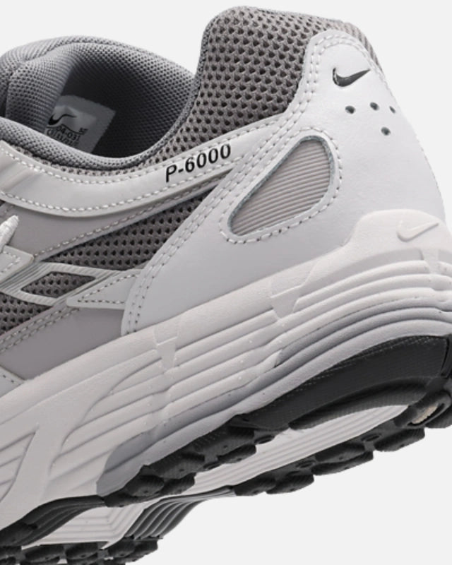 FootkornerNike P-6000 - Blanco/Gris
