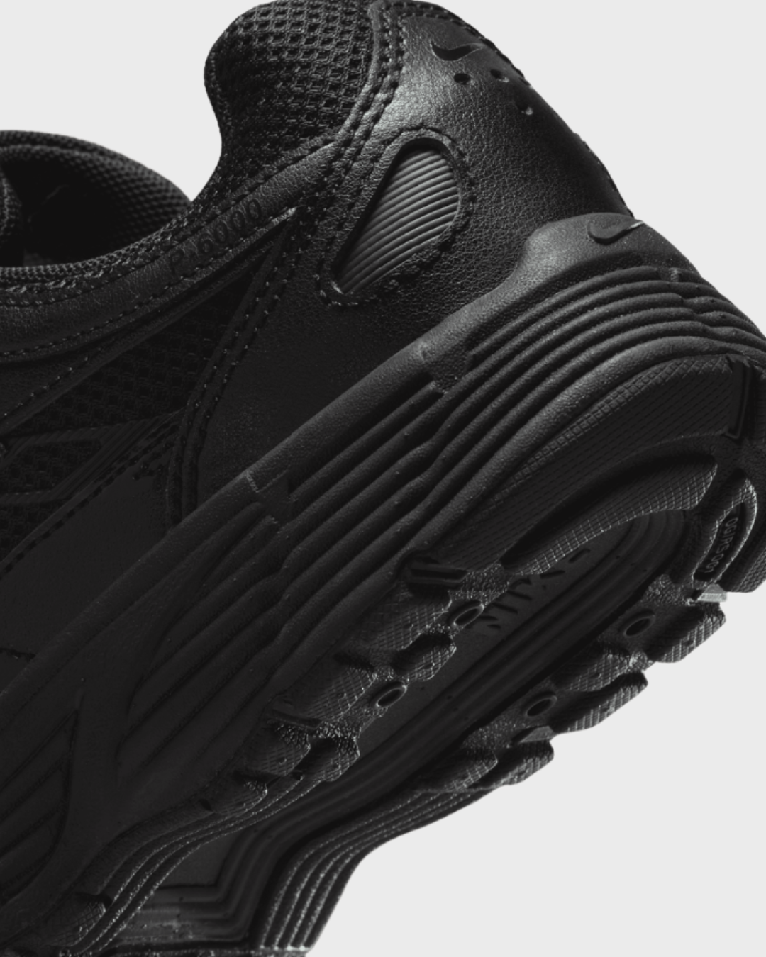 FootkornerNike P-6000 Enfant - Noir