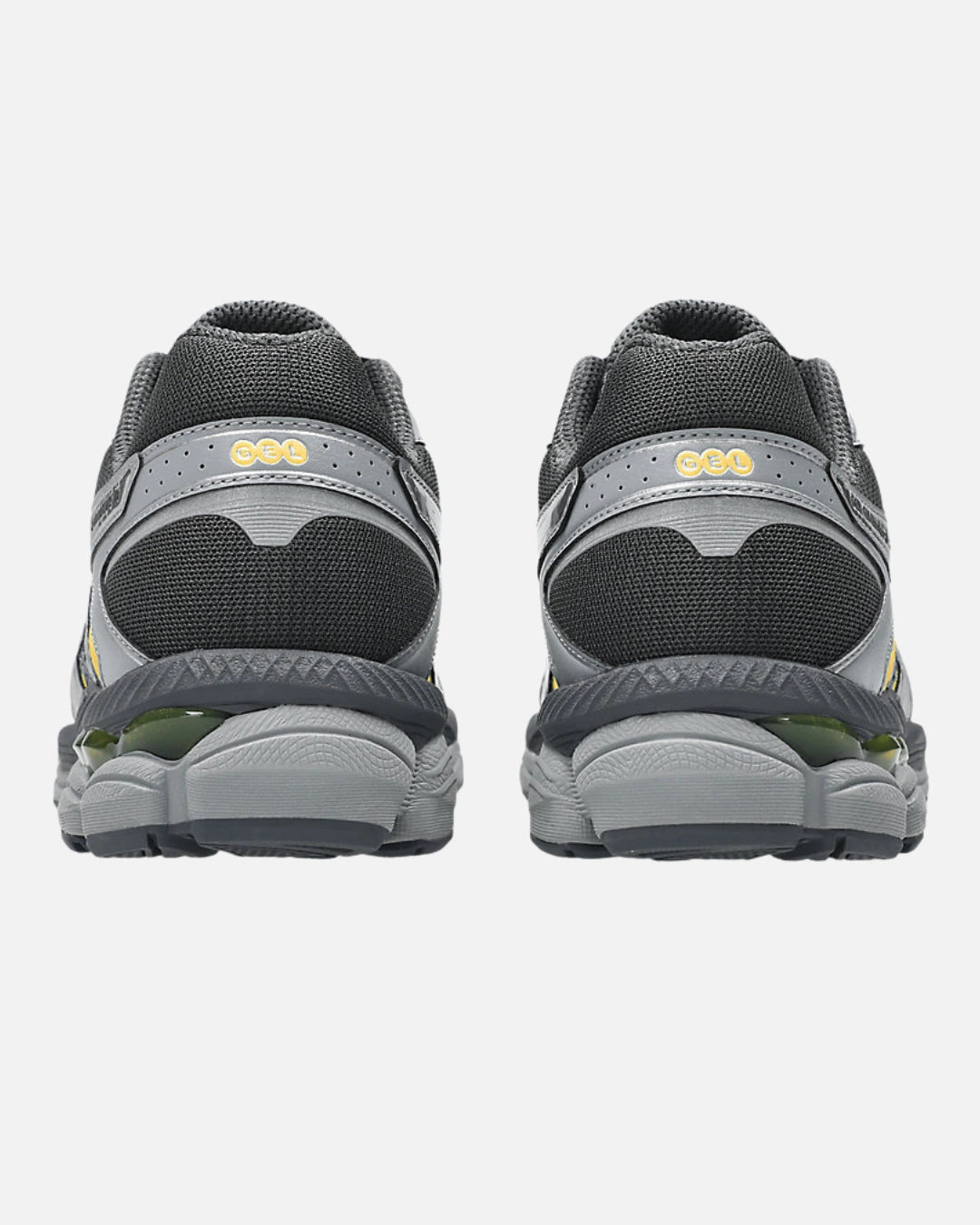 FootkornerAsics GEL-CUMULUS 16 - Noir/Argenté/Jaune