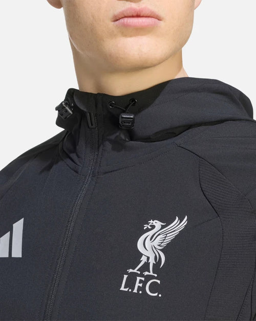 Liverpool FC Tiro Travel Jacke 2026/2027 - Schwarz - Footkorner