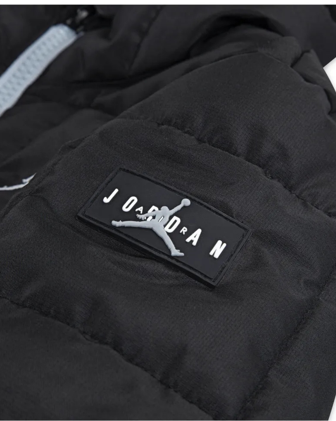 FootkornerDoudoune à capuche Jordan Essential Midweight PUFFER Enfant - Noir