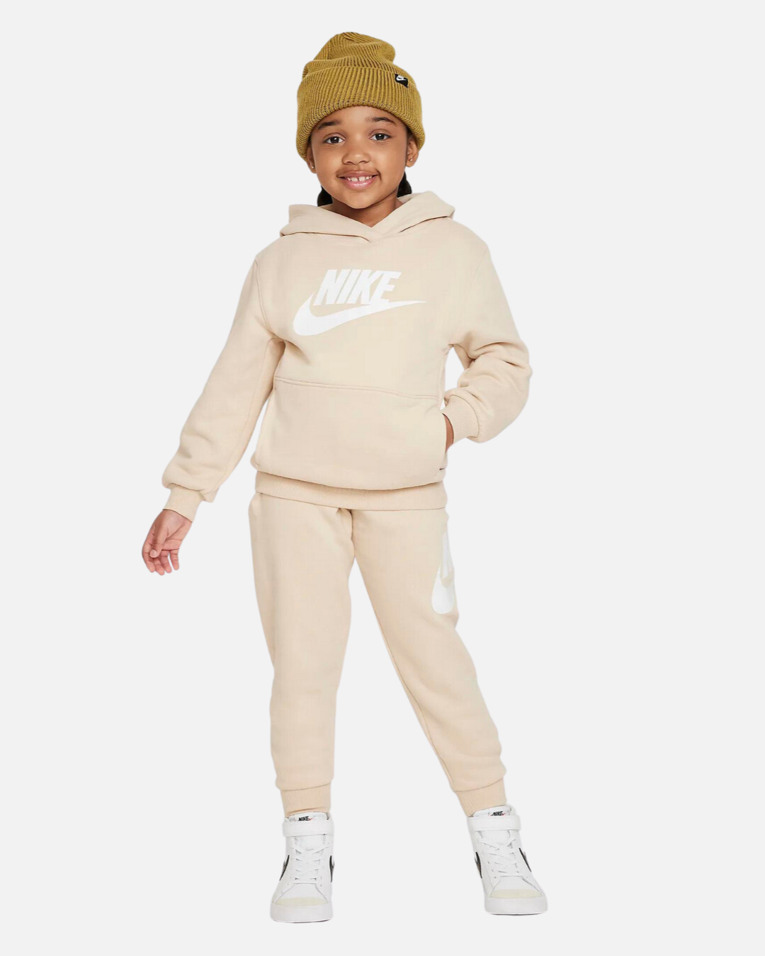 Nike Club Fleece Kinder-Trainingsanzug-Set – Beige/Weiß