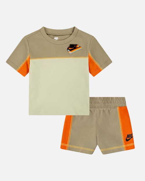 Conjunto de camiseta y pantalón corto para bebé Nike - Beige/Caqui - Footkorner