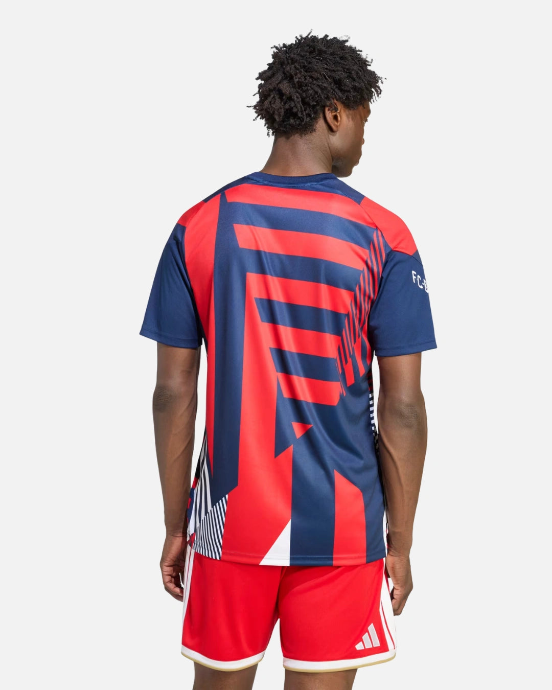 FootkornerMaillot Pré-match FC Bayern Munich 2026/2027 - Rouge/Bleu/Blanc