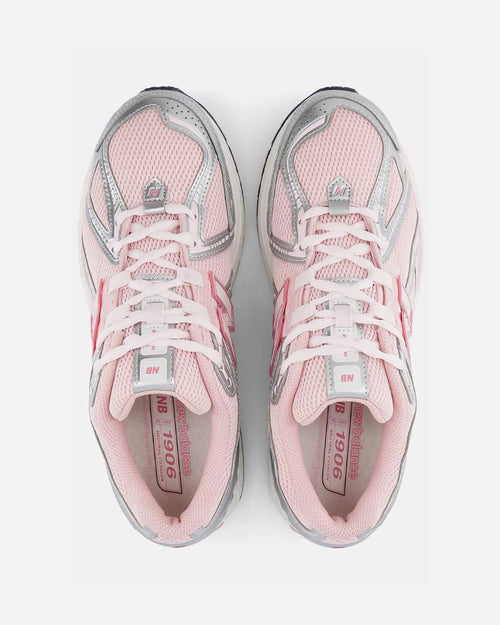 New Balance 1906R – Silber/Rosa - Footkorner