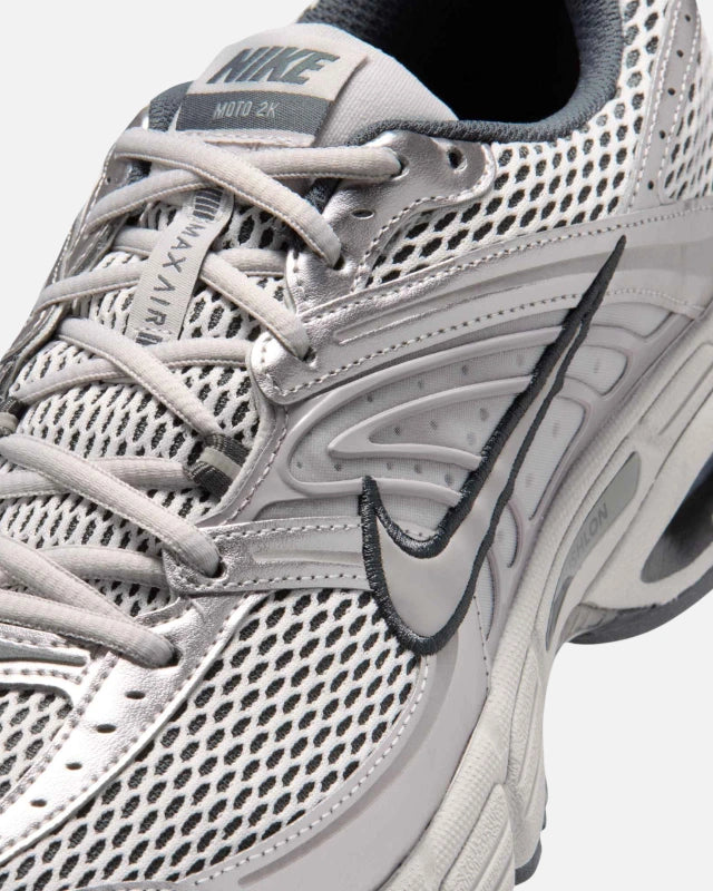 FootkornerNike Air Max Moto 2K - Gris