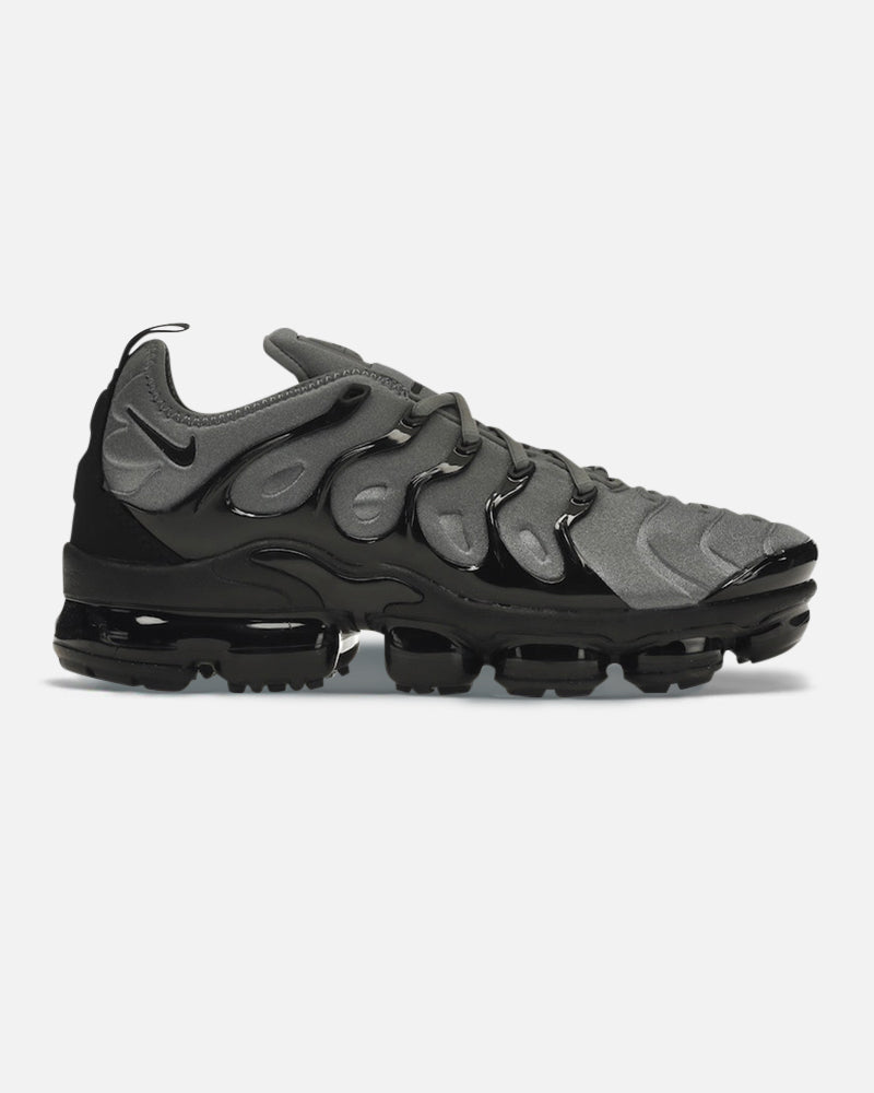 FootkornerNike Air Vapormax Plus - Negro/Gris