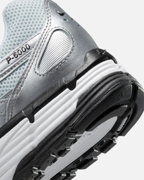 Nike P-6000 Mujeres - Gris/Blanco/Negro - Footkorner