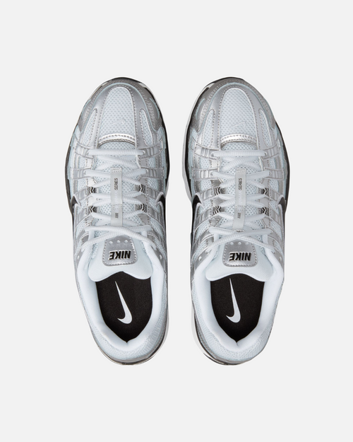 Nike P-6000 Mujeres - Gris/Blanco/Negro - Footkorner