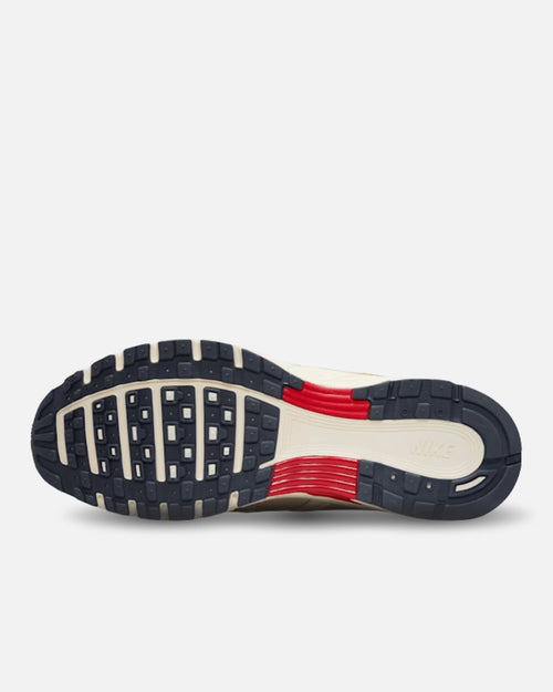 Nike P-6000 - Gris/Blanc/Rouge - Footkorner