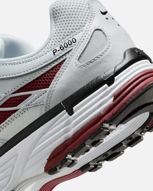 Nike P-6000 - Gris/Rouge - Footkorner