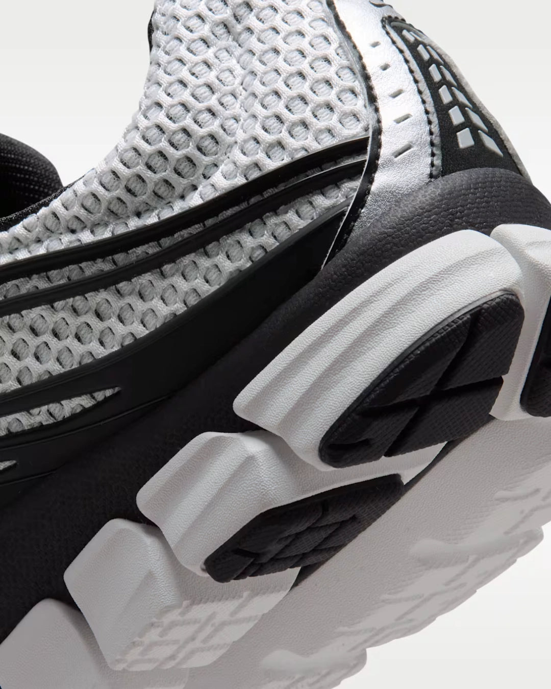 FootkornerNike Zoom Skylon 11 – Weiß/Schwarz