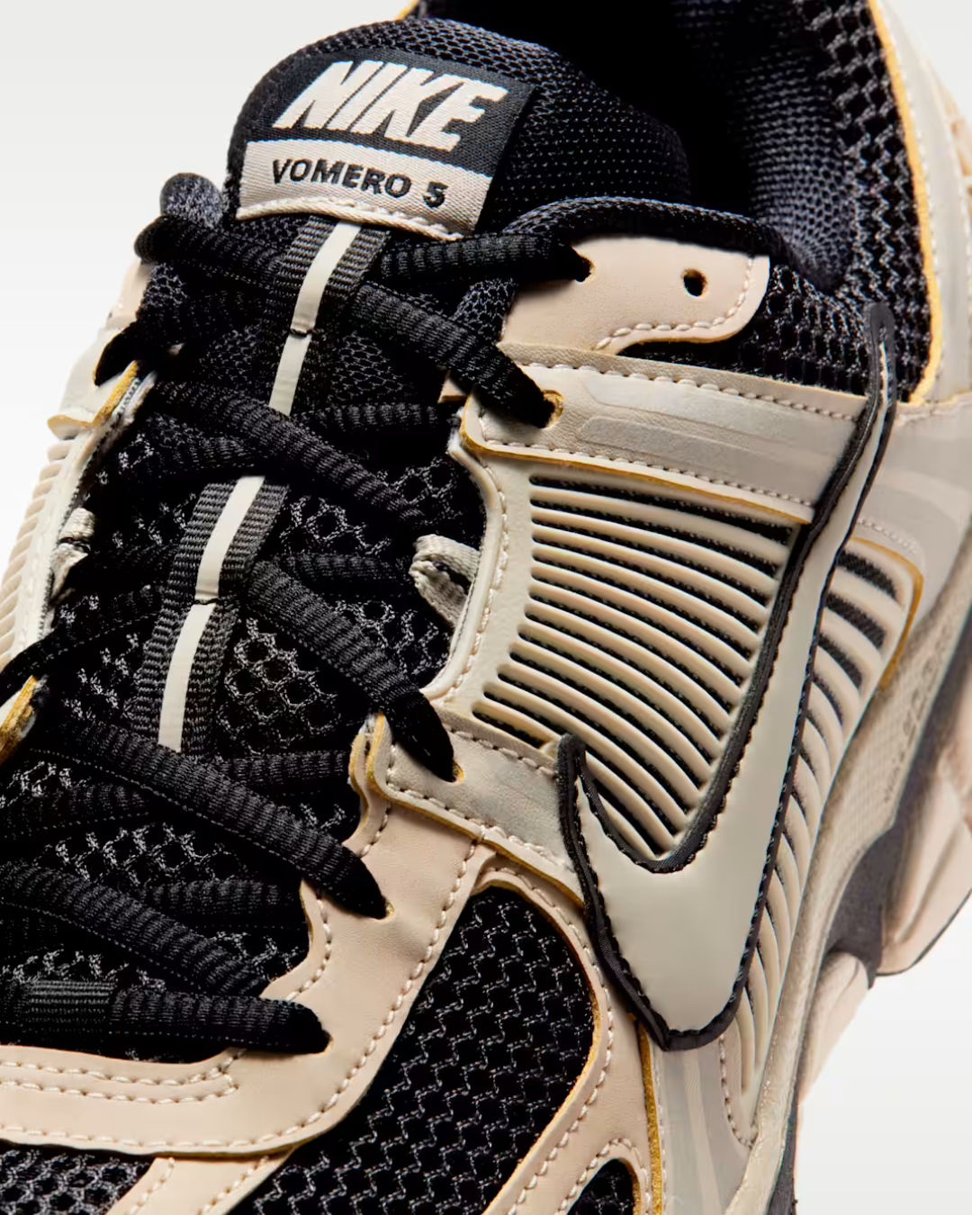 FootkornerNike Zoom Vomero 5 - Beige/Noir