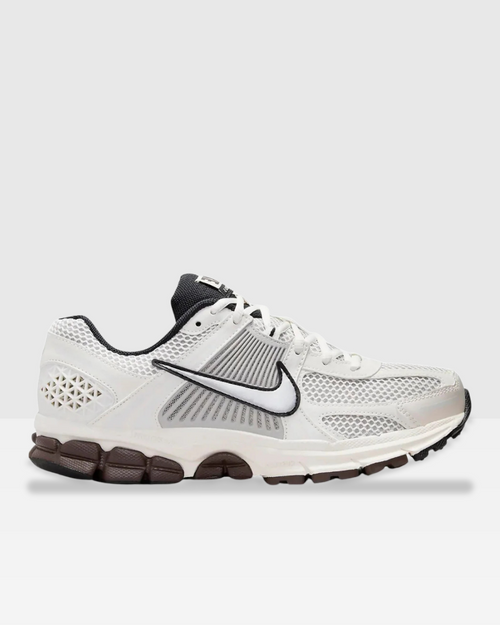 Nike Zoom Vomero 5 - Blanco/Marrón - Footkorner