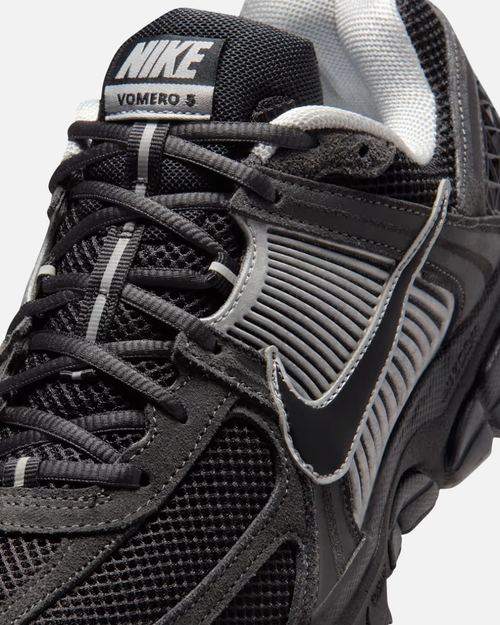 Nike Zoom Vomero 5 - Noir - Footkorner
