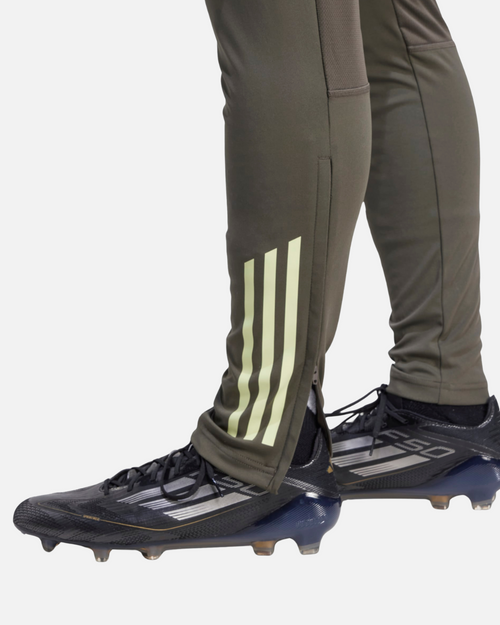 Pantalon d'entrainement Real Madrid 2025/2026 - Kaki - Footkorner