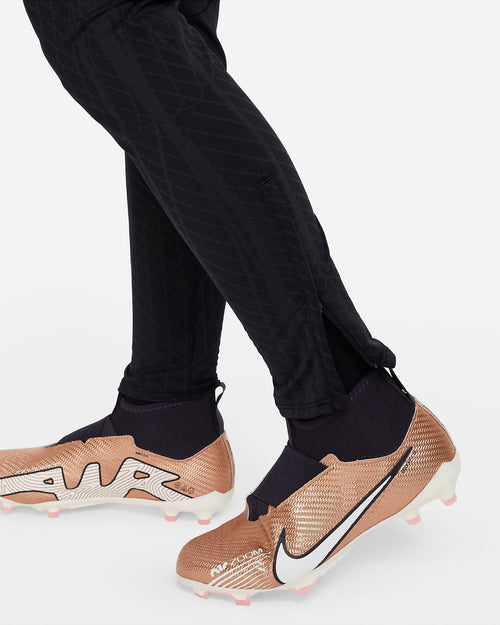 Chelsea Junior Trainingshose 2023/2024 – Schwarz/Gold - Footkorner