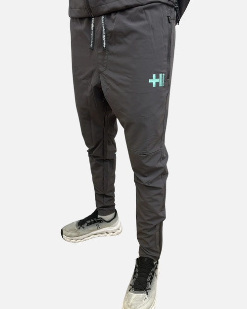 Pantalon Helvetica Bolt Woven - Gris - Footkorner