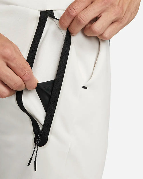 Pantalon jogging Nike Tech Fleece - Blanc/Noir - Footkorner