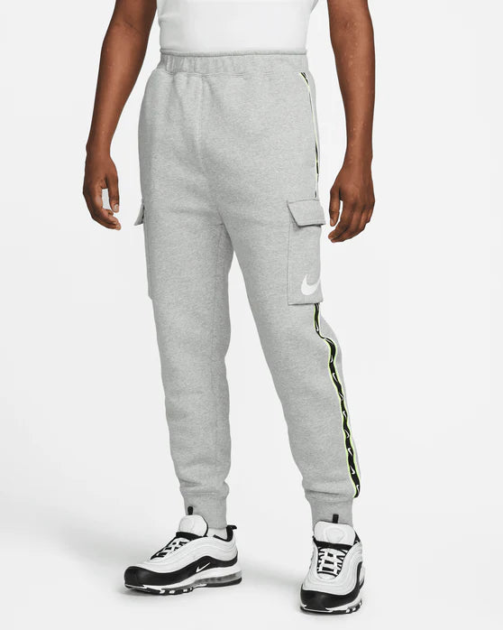 Pantalón Nike Sportswear Repeat - Gris/Noir/Vert Footkorner